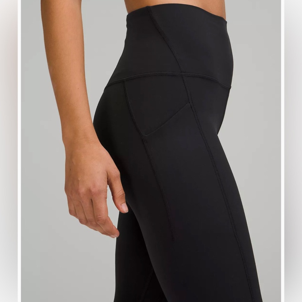 SOLD LULULEMON | Size 2| Black | Highrise Ankle Leggings